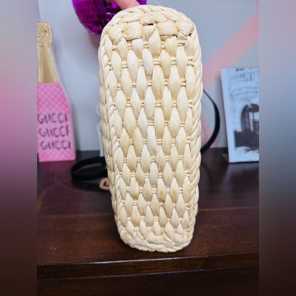 Brighton Straw Shoulder Bag with Checkered Lining - Picture 6 of 10